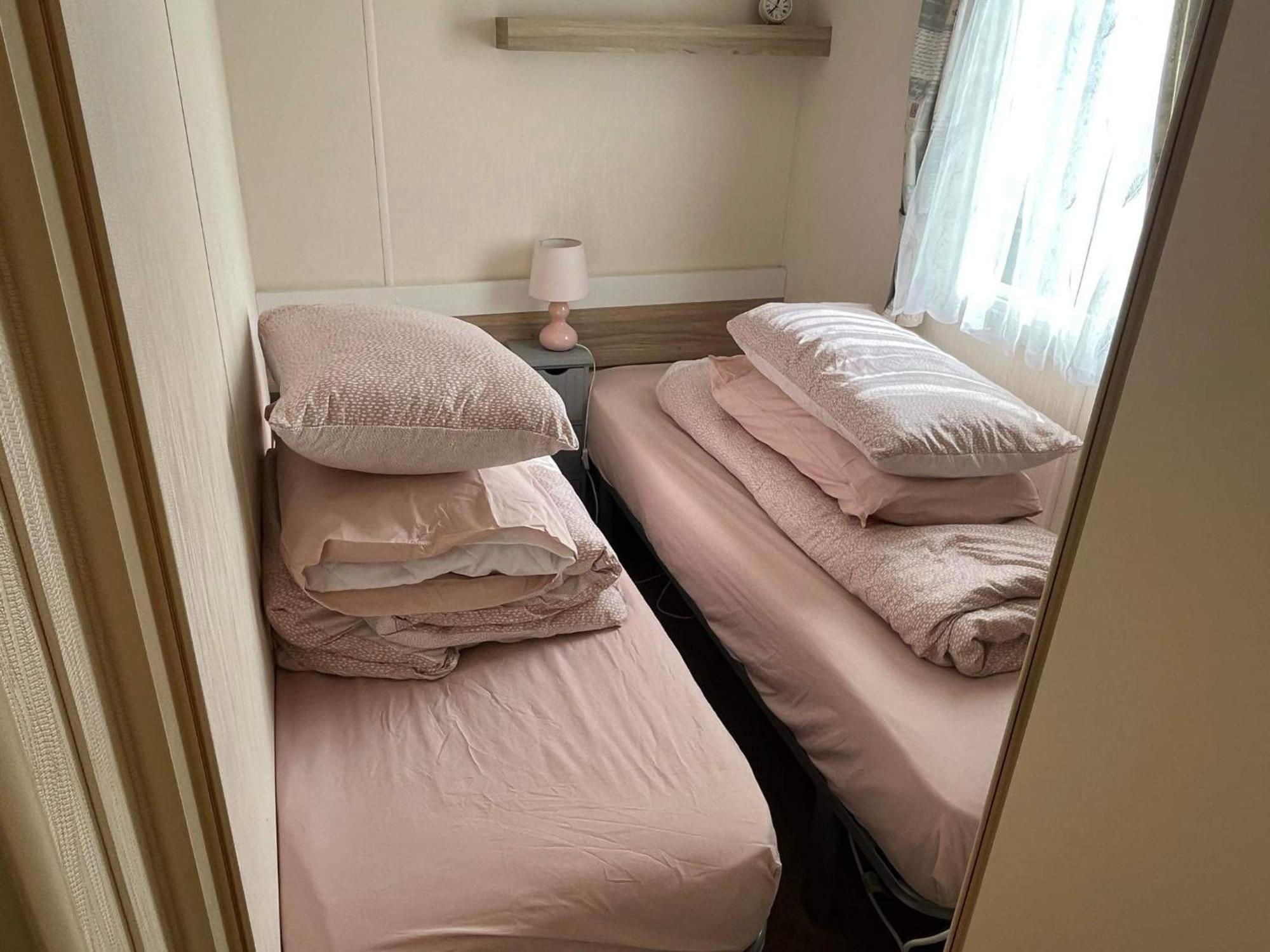 Lyntons 3 Bedroom Caravan Pets Stay Free Linen Included Heacham Exterior foto